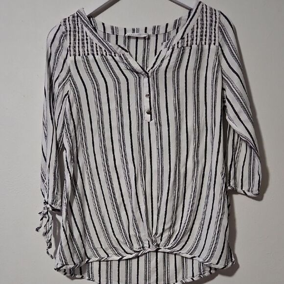 Black and White Buttoned Tie Front Blouse - Picture 1 of 6